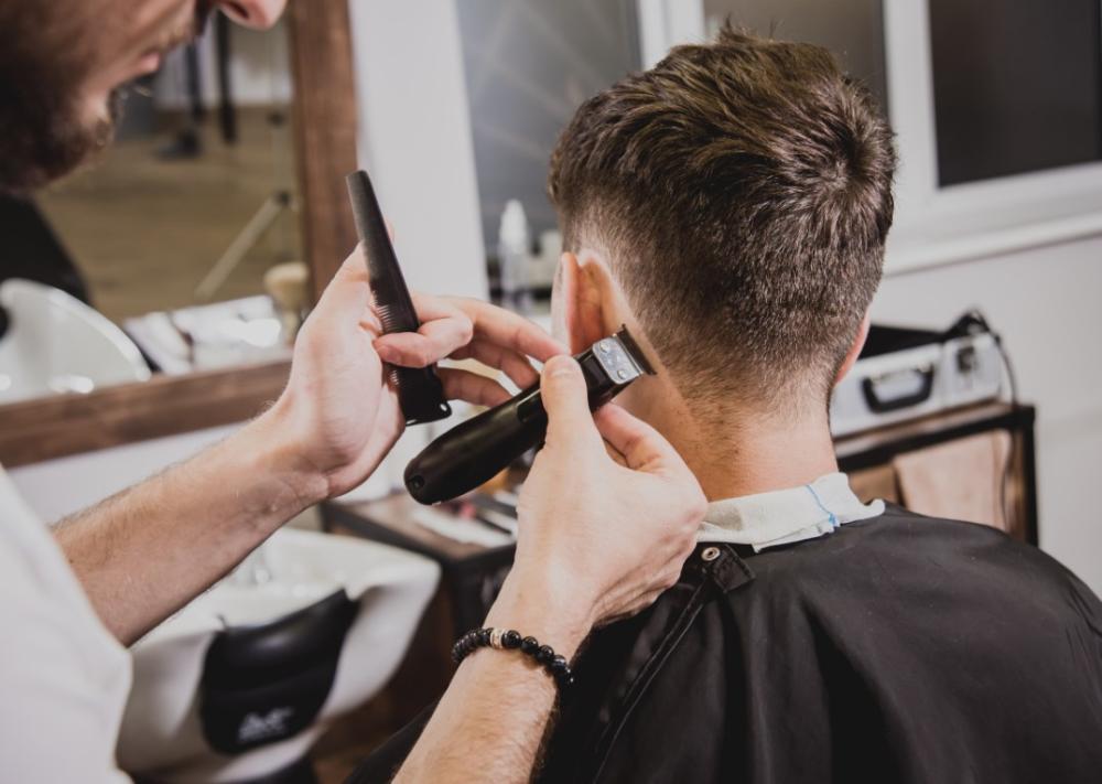 Coupe homme près de La Brède